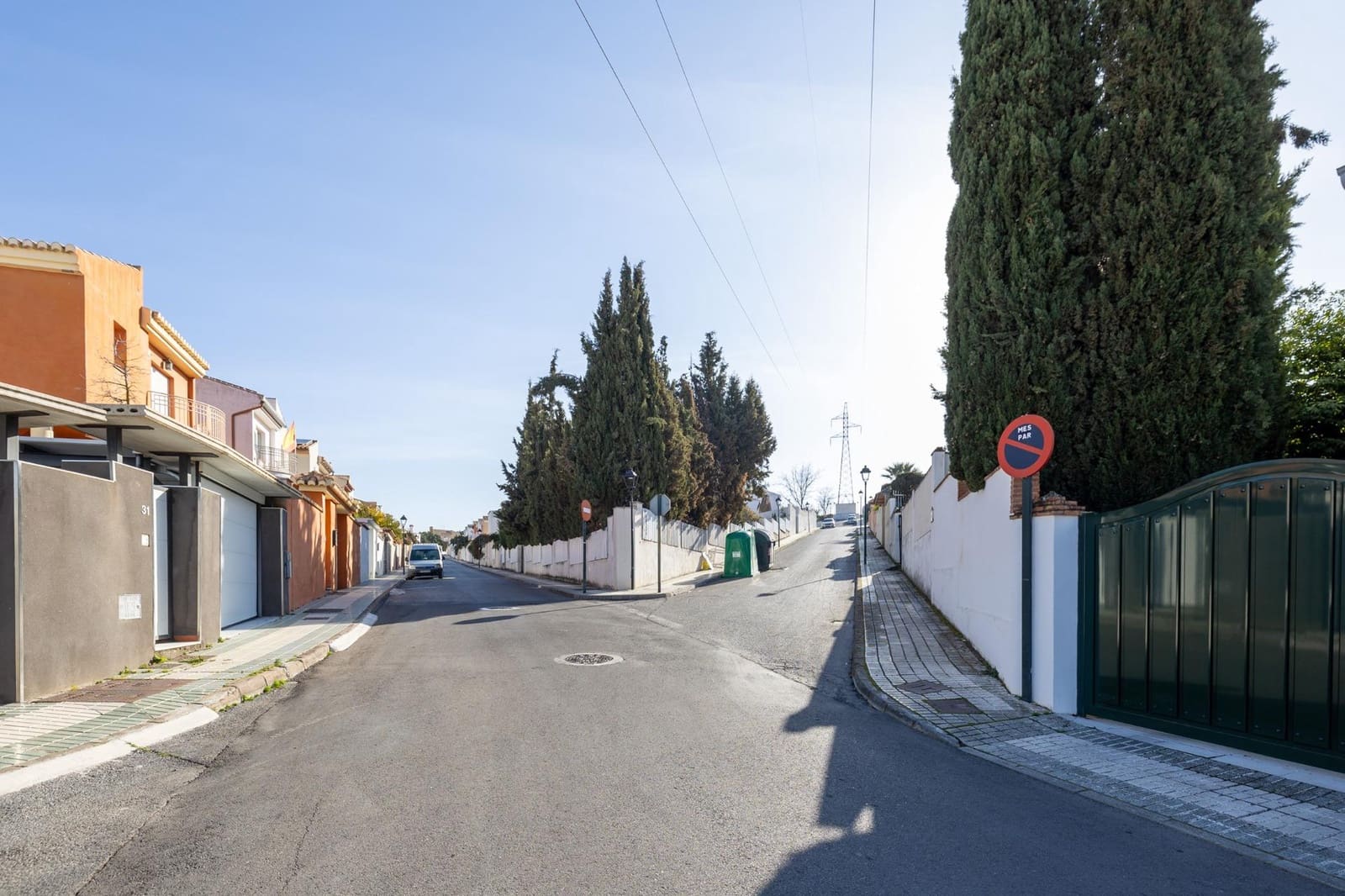 Chalet de 3 habitaciones en Albolote en venta con garaje - 280.000 € (Ref: 9446636)