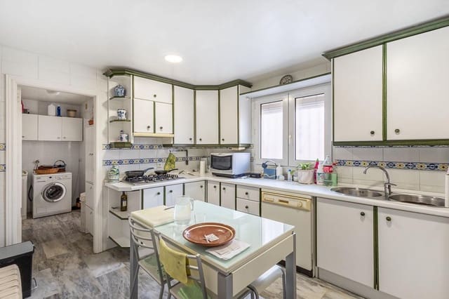 4 soveværelse Villa til salg i Jun med swimmingpool - € 240.000 (Ref: 9446638)