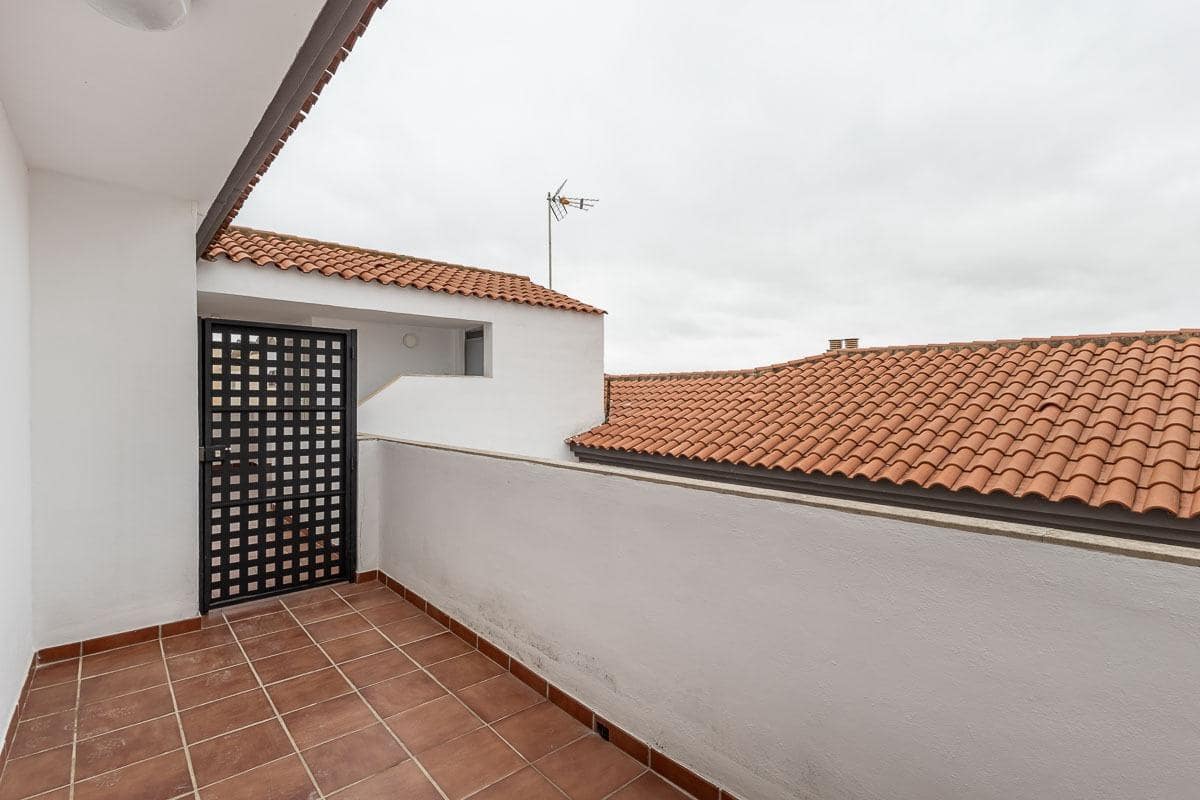 1 bedroom Penthouse for sale in Ogijares - € 135,000 (Ref: 9449655)