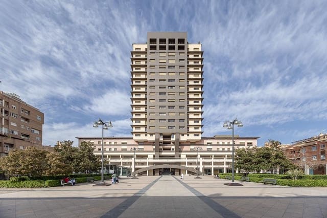 2 soverom Leilighet til salgs i Pajaritos - Plaza de Toros, Granada by - € 390 000 (Ref: 9449657)