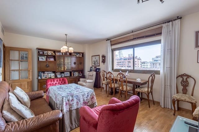 2 soverom Leilighet til salgs i Pajaritos - Plaza de Toros, Granada by - € 390 000 (Ref: 9449657)