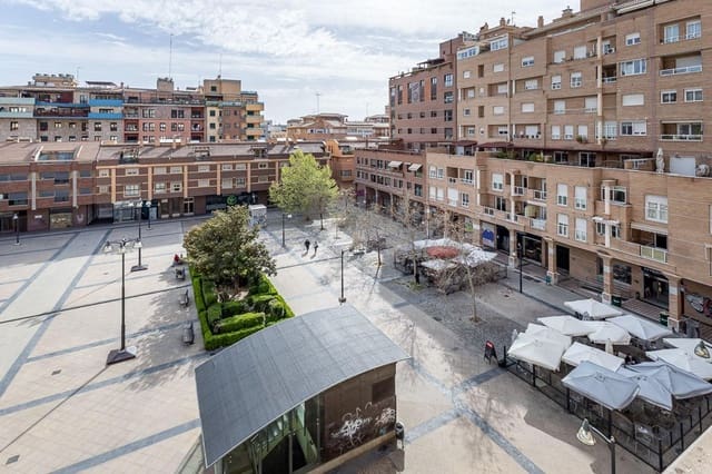 2 soverom Leilighet til salgs i Pajaritos - Plaza de Toros, Granada by - € 390 000 (Ref: 9449657)