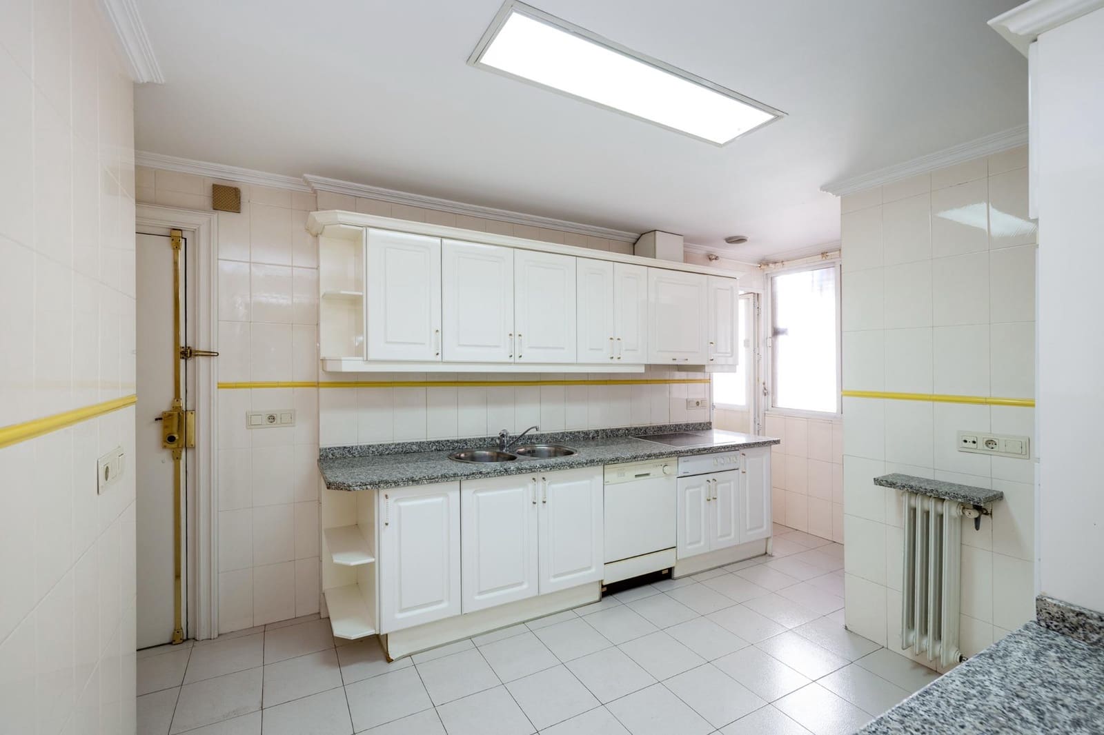 3 makuuhuone Asunto myytävänä paikassa Granada kaupunki mukana 
autotalli - 430 000 € (Ref: 9450476)