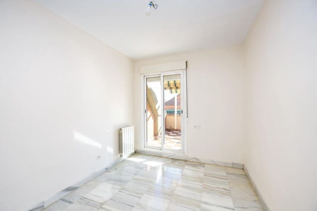 3 soveværelse Penthouse til salg i Carretera de la Sierra, Granada by med garage - € 360.000 (Ref: 9450477)