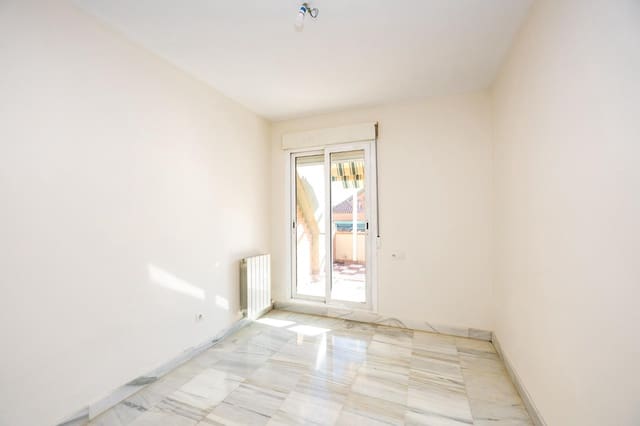 3 soveværelse Penthouse til salg i Carretera de la Sierra, Granada by med garage - € 360.000 (Ref: 9450477)