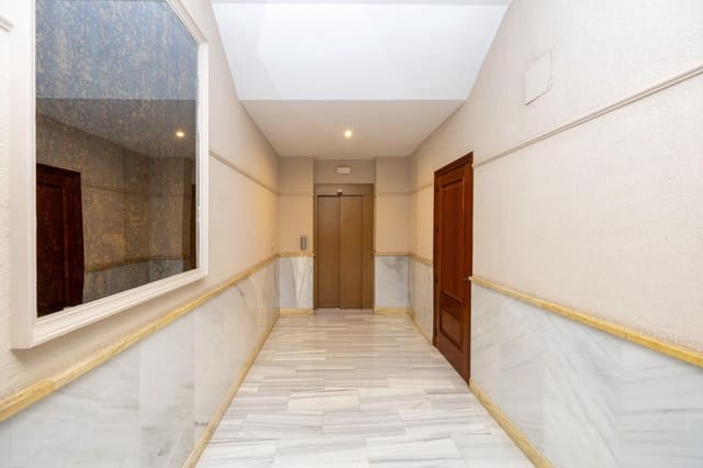 3 soveværelse Penthouse til salg i Carretera de la Sierra, Granada by med garage - € 360.000 (Ref: 9450477)