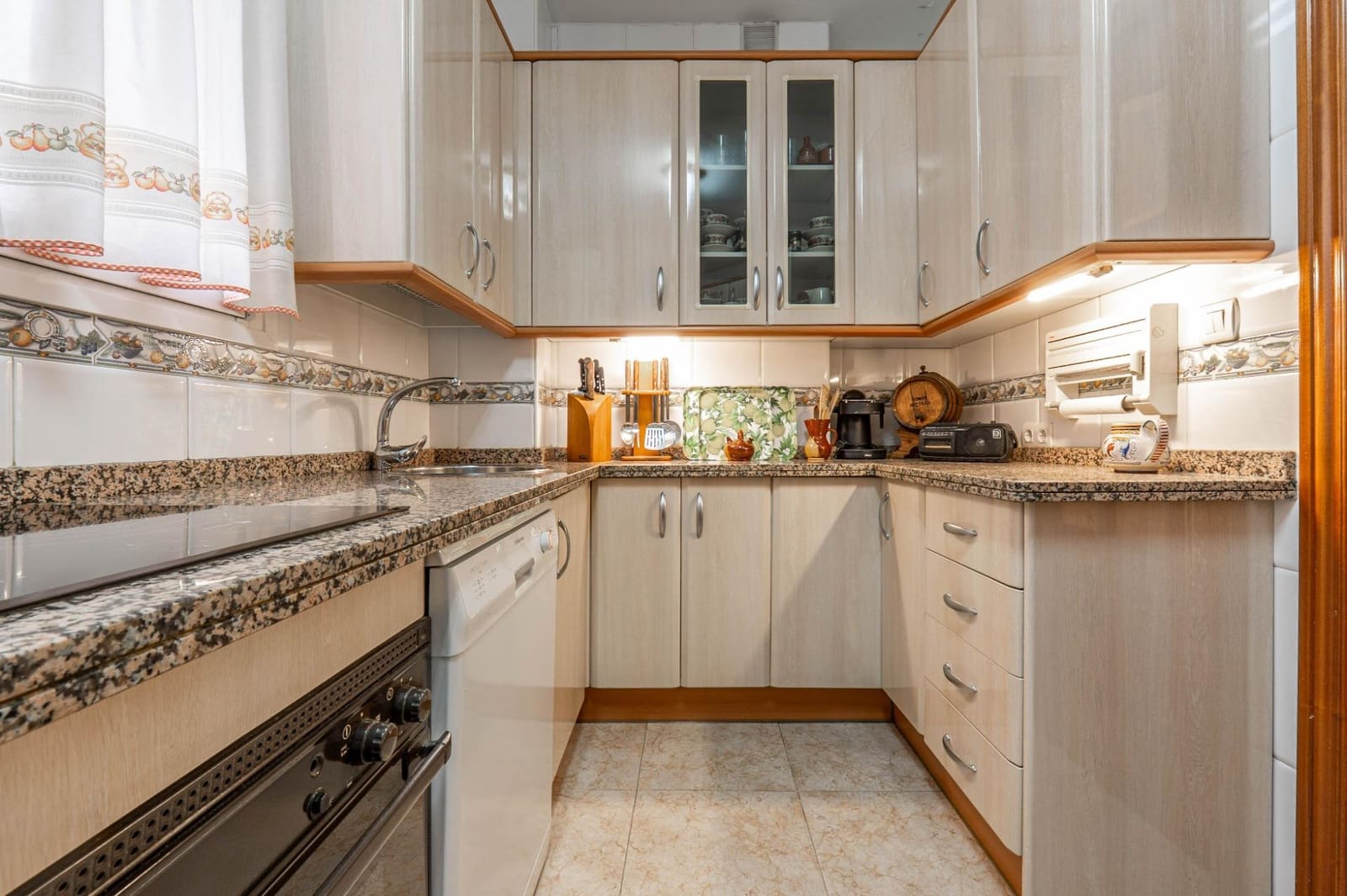 4 soverom Leilighet til salgs i Granada by med garasje - € 367 500 (Ref: 9450480)