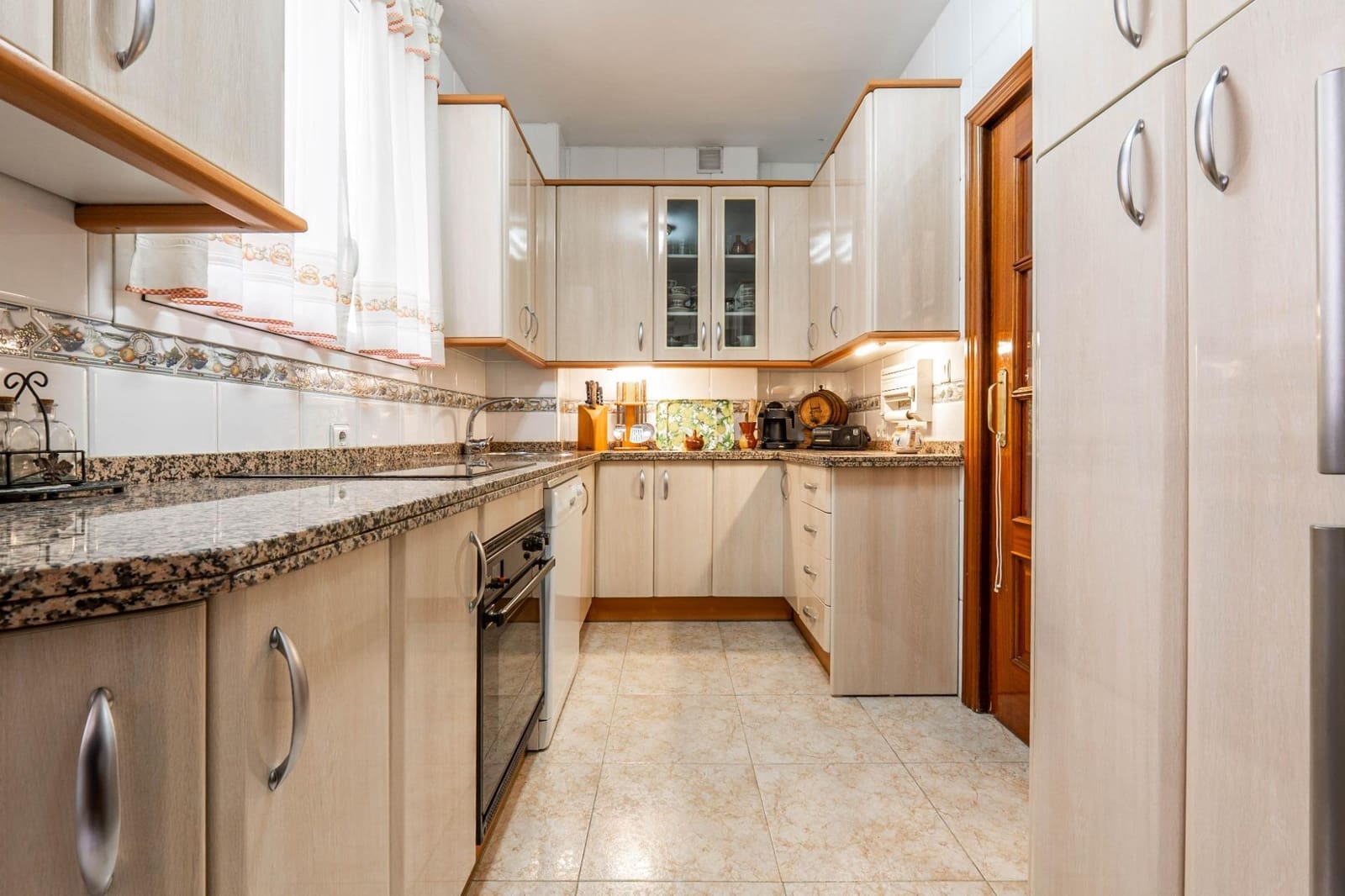 4 soverom Leilighet til salgs i Granada by med garasje - € 367 500 (Ref: 9450480)