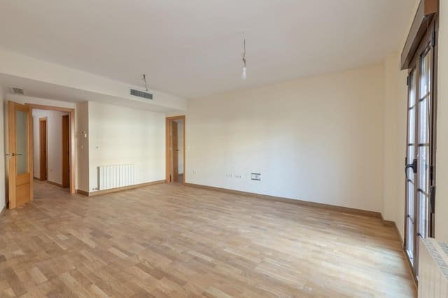 3 makuuhuone Asunto myytävänä paikassa La Zubia - 180 000 € (Ref: 9452328)