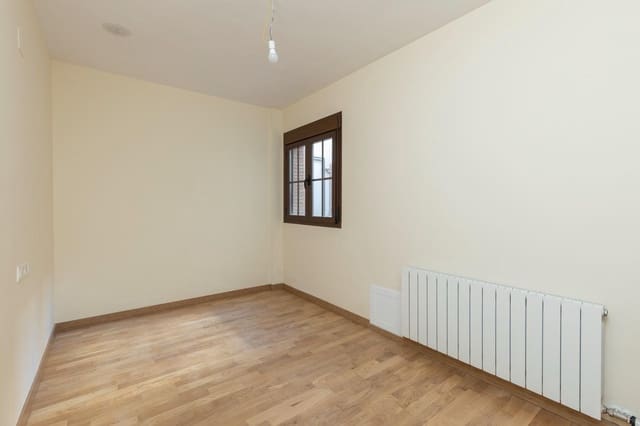 3 makuuhuone Asunto myytävänä paikassa La Zubia - 180 000 € (Ref: 9452328)