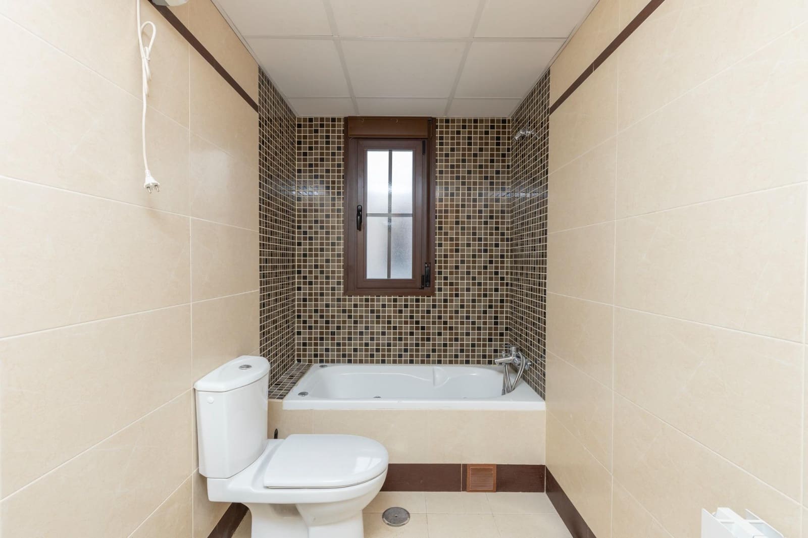 3 soveværelse Lejlighed til salg i La Zubia - € 180.000 (Ref: 9452328)