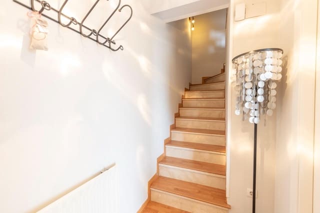 3 bedroom Terraced Villa for sale in Albaicin, Granada city with pool garage - € 339,000 (Ref: 9452331)