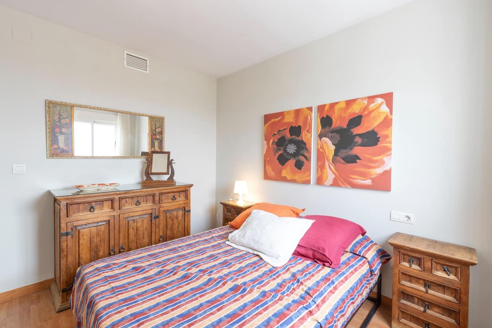 3 bedroom Terraced Villa for sale in Granada city with pool garage - € 339,000 (Ref: 9452331)