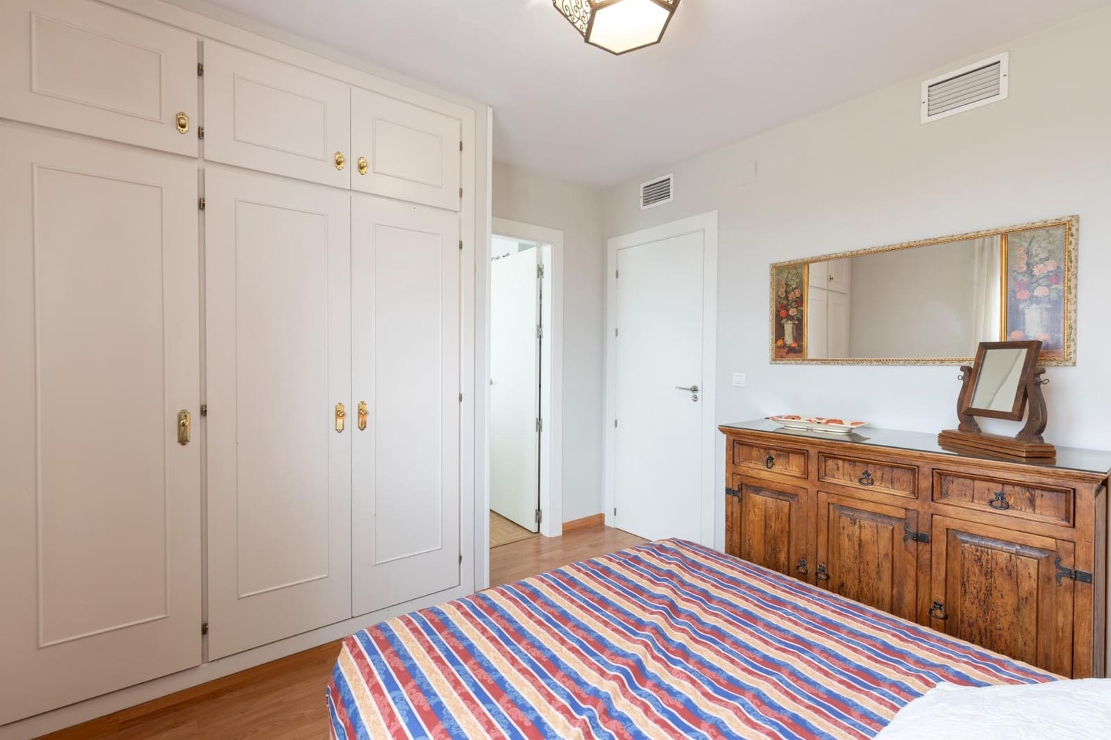 3 bedroom Terraced Villa for sale in Granada city with pool garage - € 339,000 (Ref: 9452331)