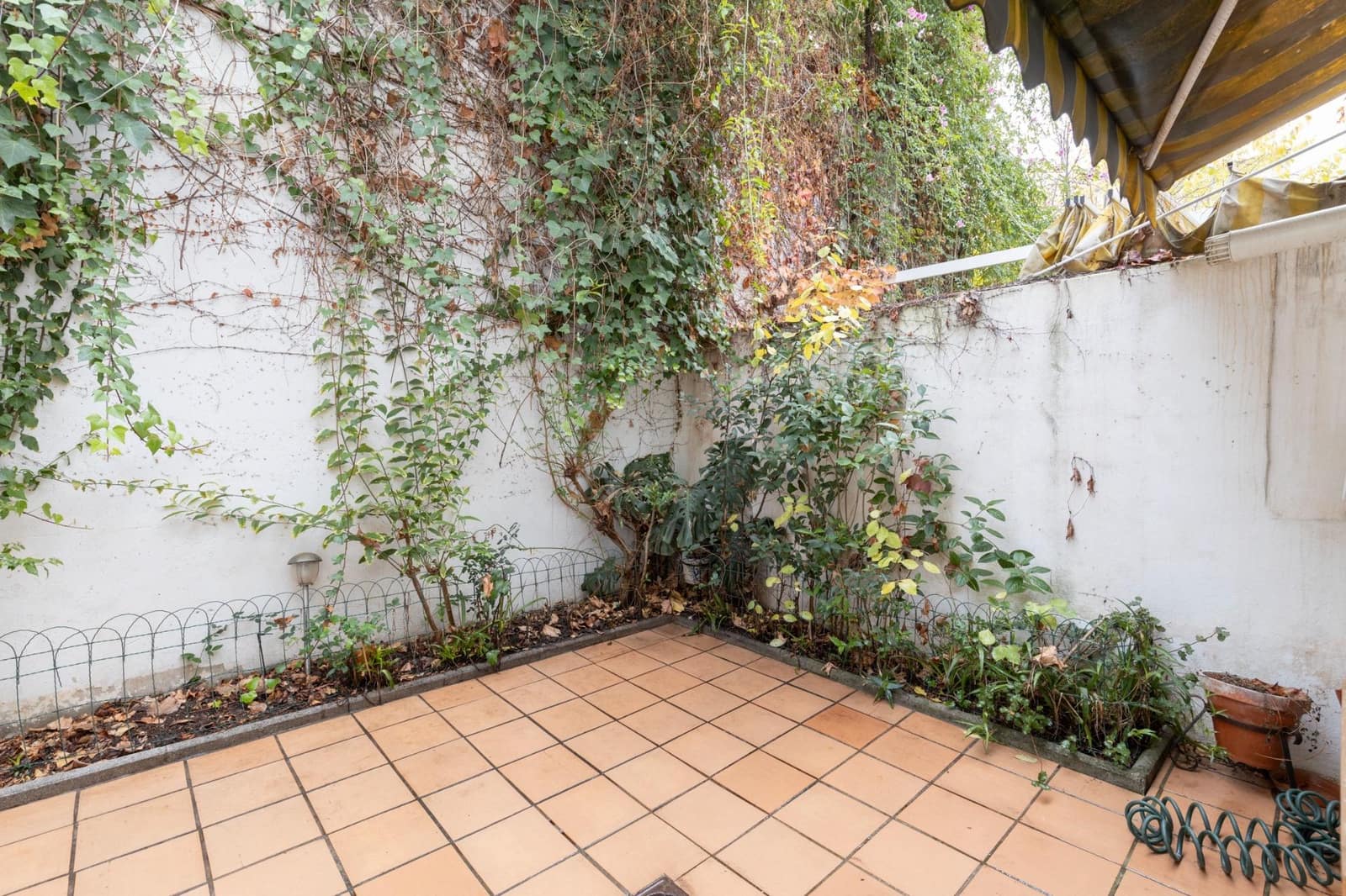 3 bedroom Terraced Villa for sale in Granada city with pool garage - € 339,000 (Ref: 9452331)