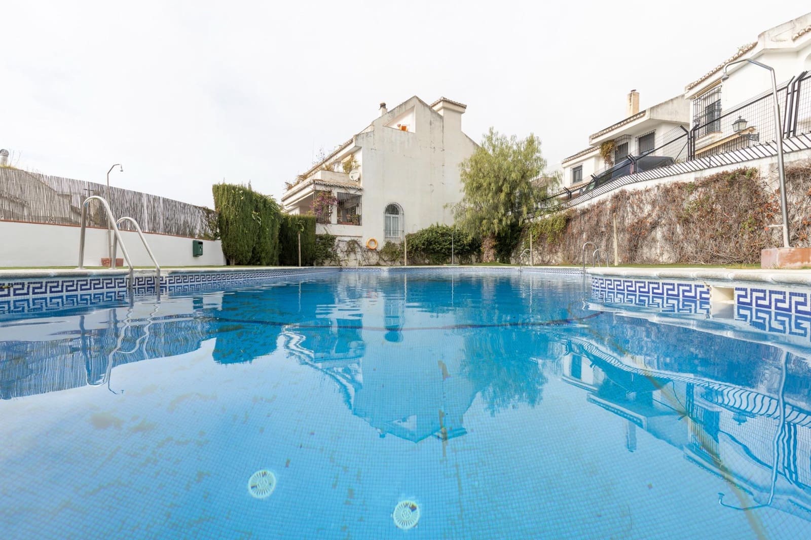 3 bedroom Terraced Villa for sale in Granada city with pool garage - € 339,000 (Ref: 9452331)