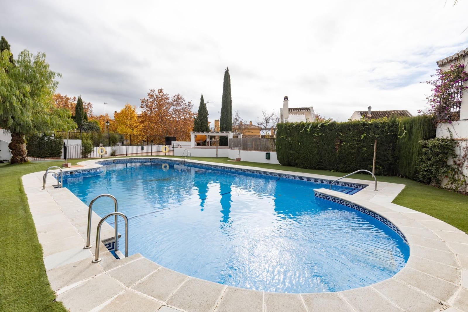 3 bedroom Terraced Villa for sale in Granada city with pool garage - € 339,000 (Ref: 9452331)