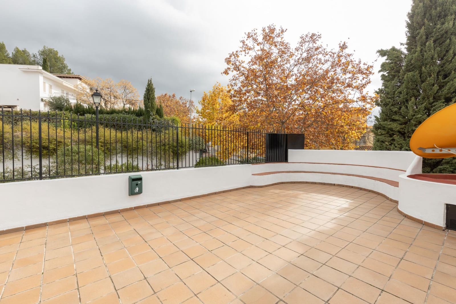 3 bedroom Terraced Villa for sale in Granada city with pool garage - € 339,000 (Ref: 9452331)