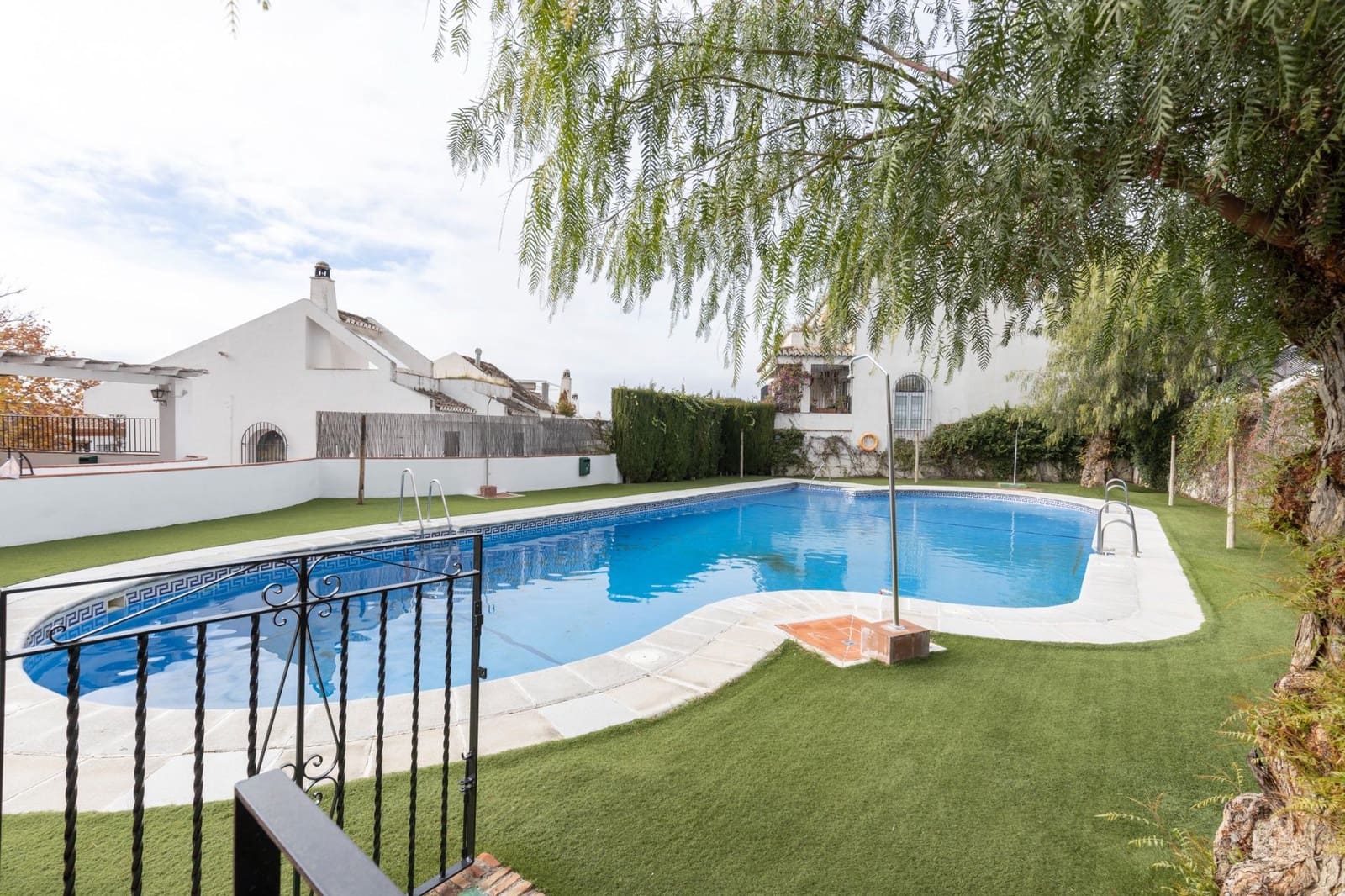 3 bedroom Terraced Villa for sale in Granada city with pool garage - € 339,000 (Ref: 9452331)