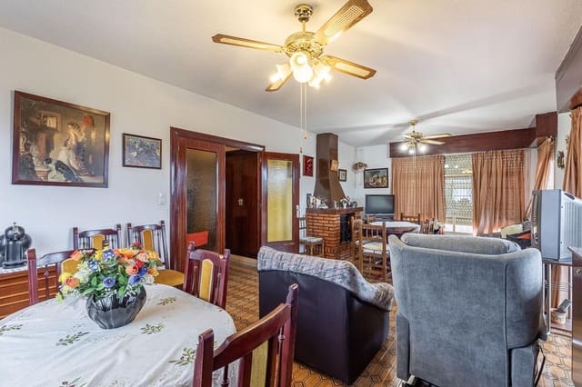 3 soveværelse Finca/Landehus til salg i Cájar med swimmingpool garage - € 435.000 (Ref: 9452332)