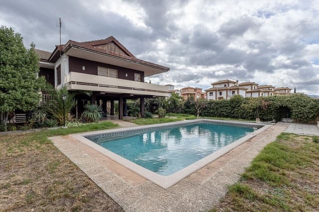 3 soveværelse Finca/Landehus til salg i Cájar med swimmingpool garage - € 435.000 (Ref: 9452332)