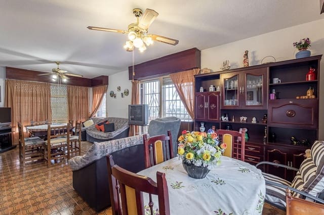 3 soveværelse Finca/Landehus til salg i Cájar med swimmingpool garage - € 435.000 (Ref: 9452332)