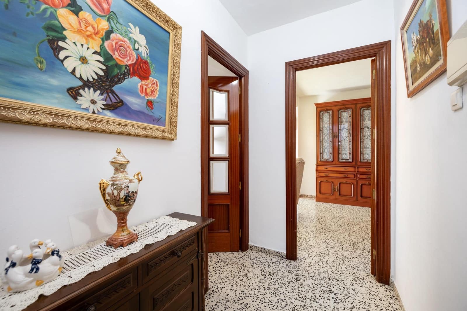 4 bedroom Flat for sale in Granada city with garage - € 245,000 (Ref: 9456529)