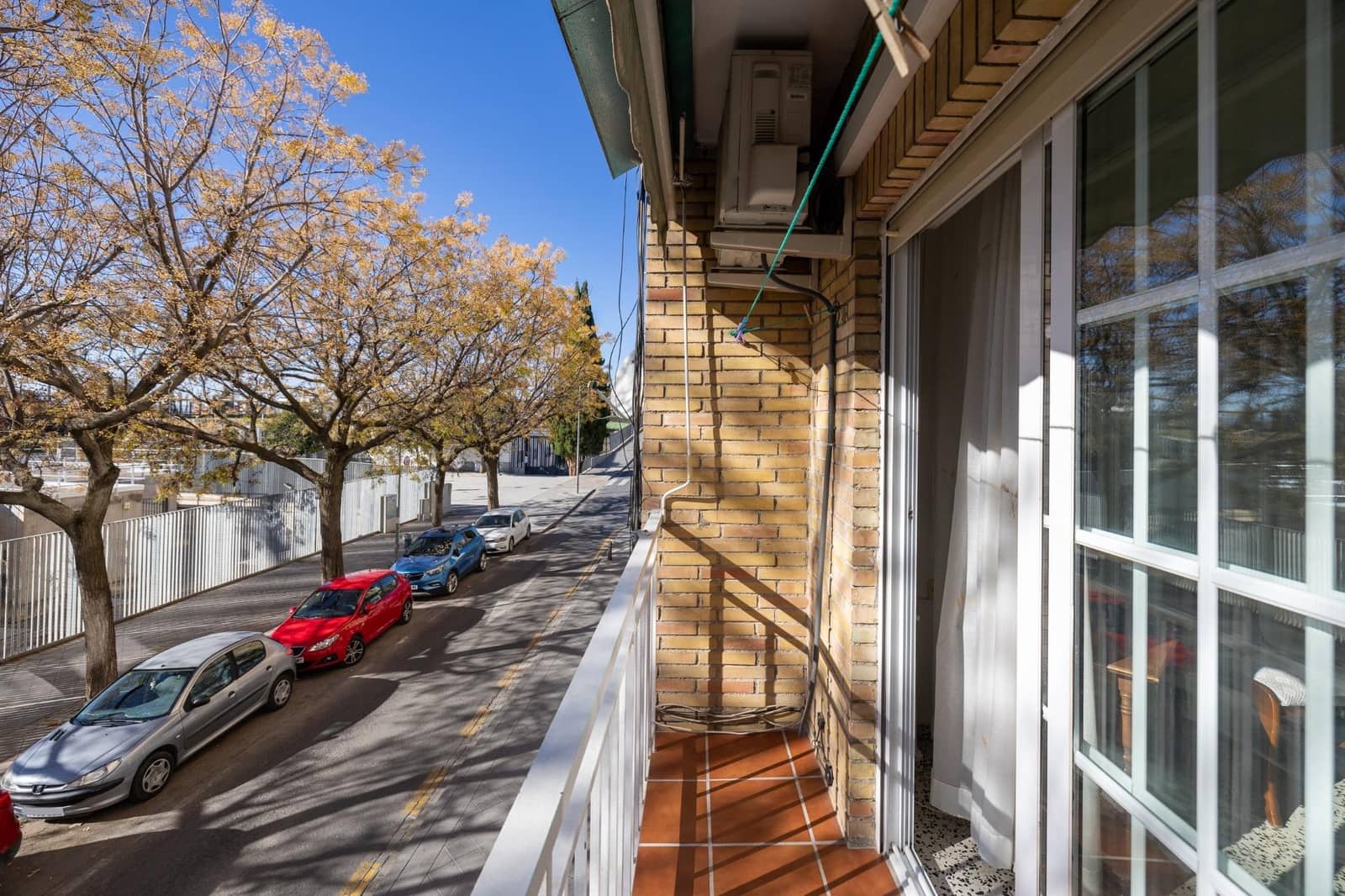 4 bedroom Flat for sale in Granada city with garage - € 245,000 (Ref: 9456529)