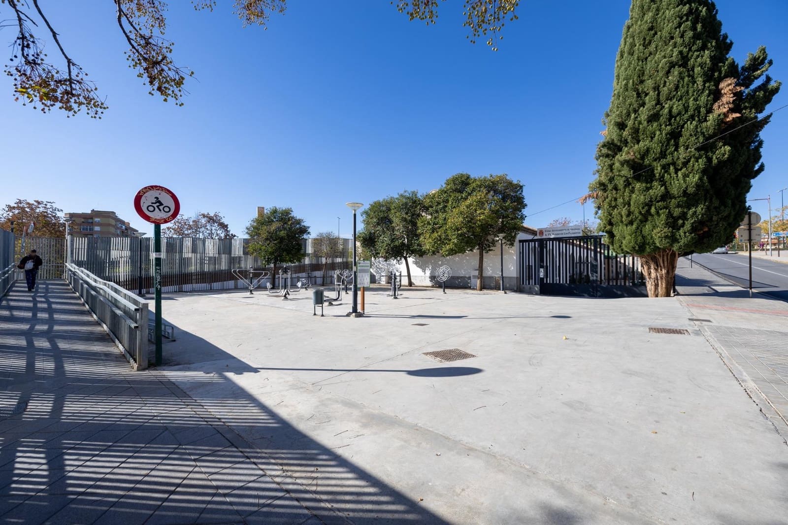 4 bedroom Flat for sale in Granada city with garage - € 245,000 (Ref: 9456529)