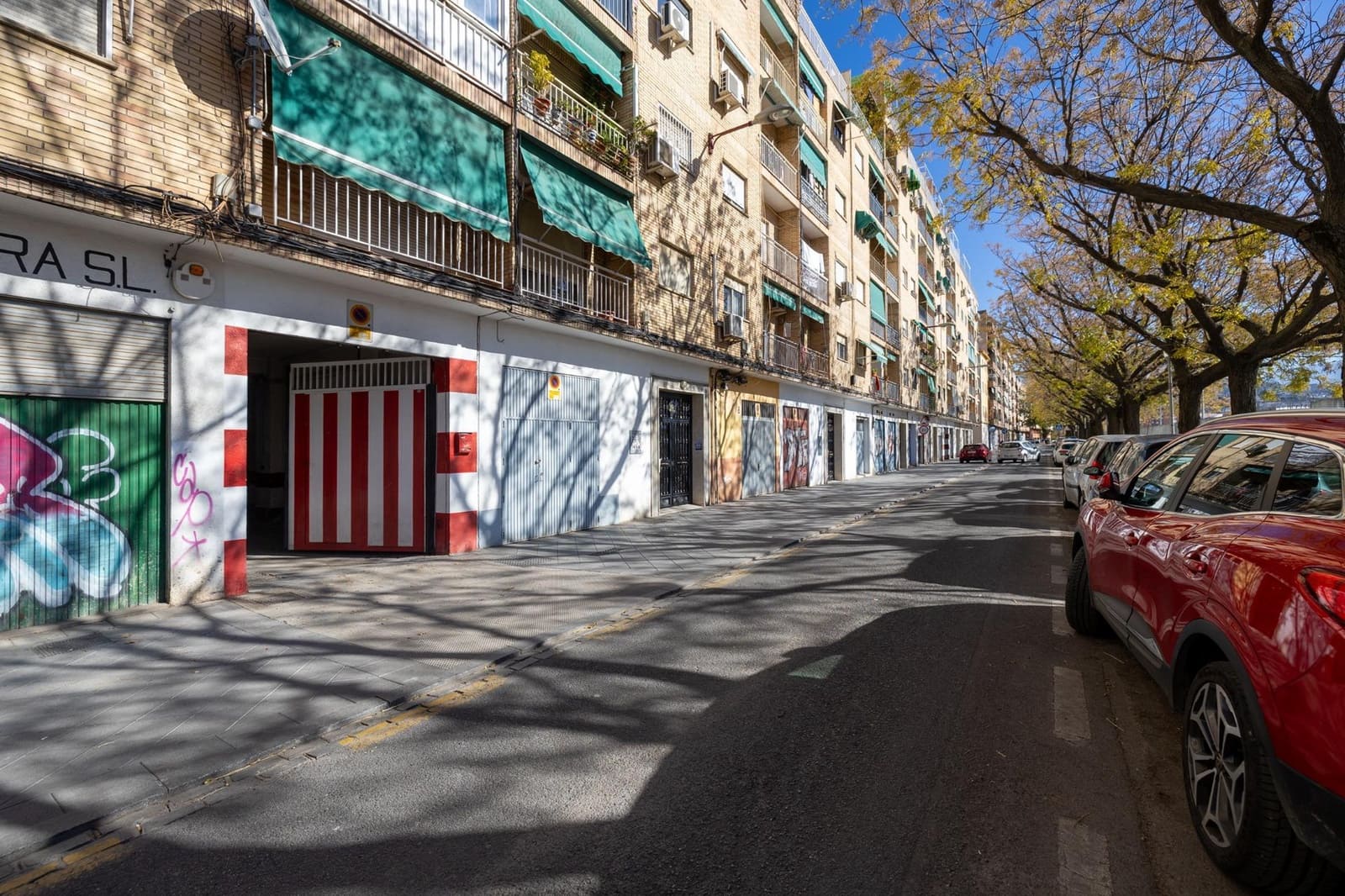 4 bedroom Flat for sale in Granada city with garage - € 245,000 (Ref: 9456529)