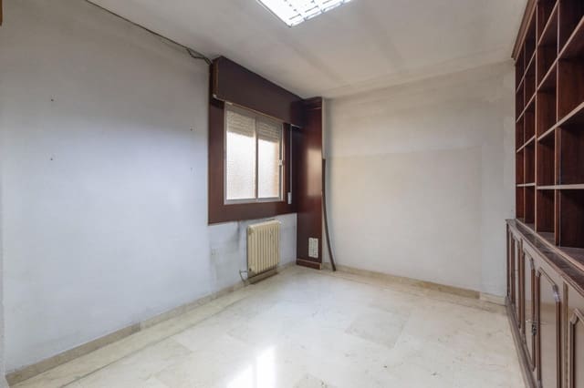 4 camera da letto Appartamento in vendita in Centro, Granada città con garage - 420.000 € (Rif: 9456533)