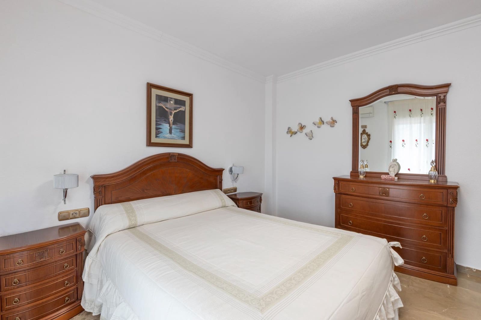 4 sypialnia Willa na sprzedaż w Pinos Genil z basenem garażem - 380 000 € (Ref: 9456535)