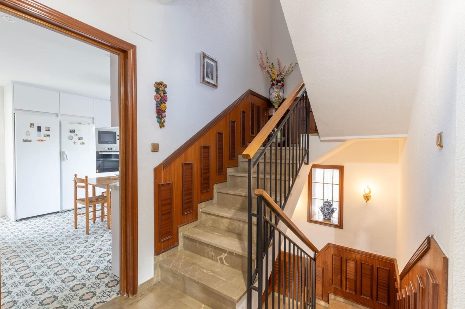 4 sypialnia Willa na sprzedaż w Pinos Genil z basenem garażem - 380 000 € (Ref: 9456535)