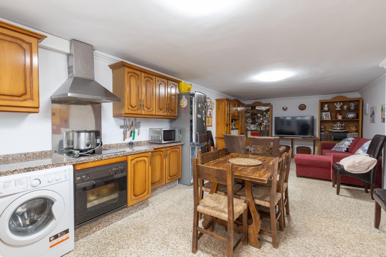 4 sypialnia Willa na sprzedaż w Pinos Genil z basenem garażem - 380 000 € (Ref: 9456535)