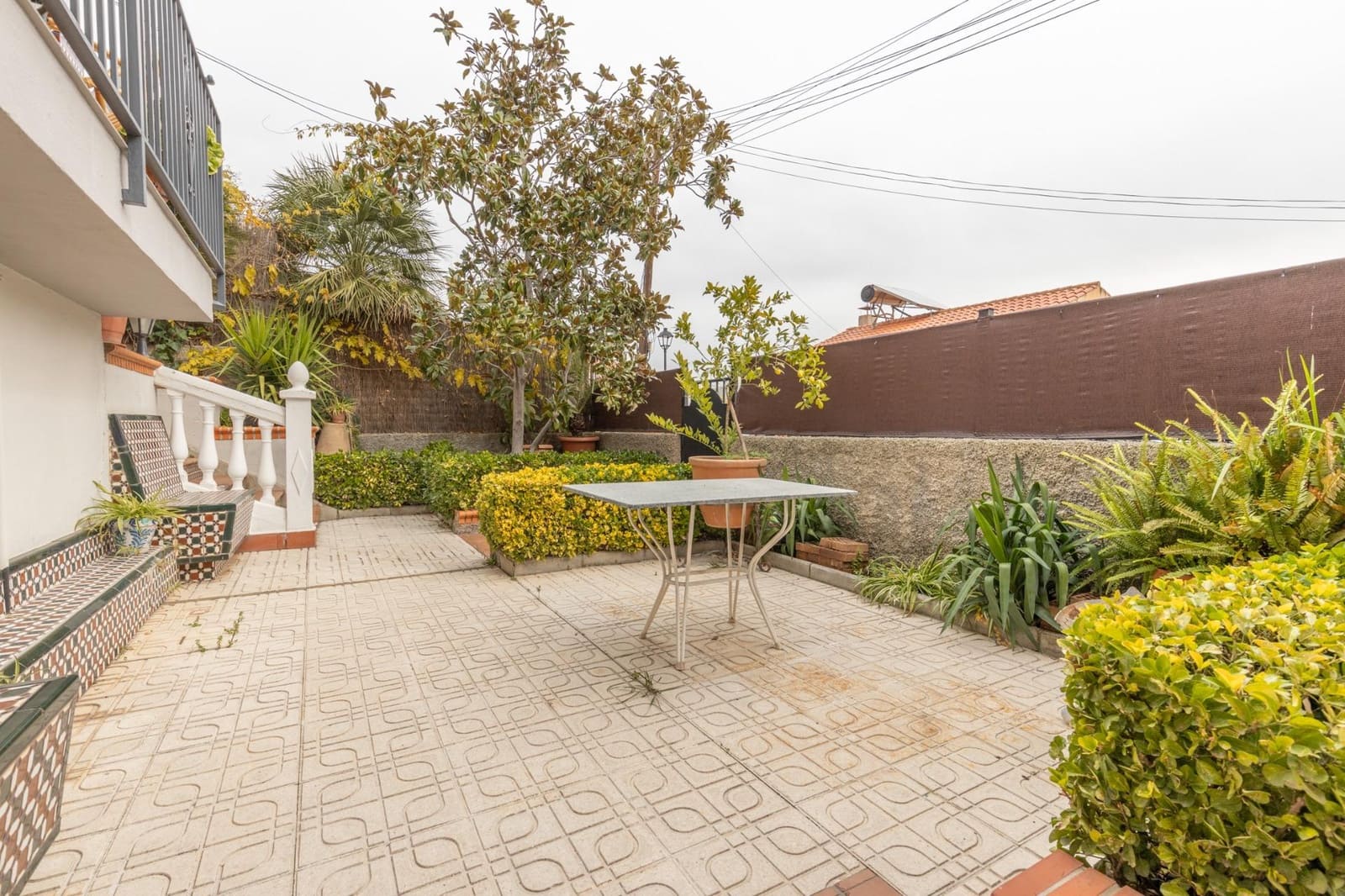 4 sypialnia Willa na sprzedaż w Pinos Genil z basenem garażem - 380 000 € (Ref: 9456535)