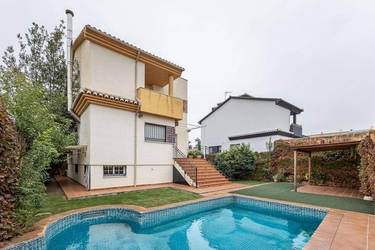 5 sovrum Villa till salu i Peligros med pool garage - 449 000 € (Ref: 9456536)