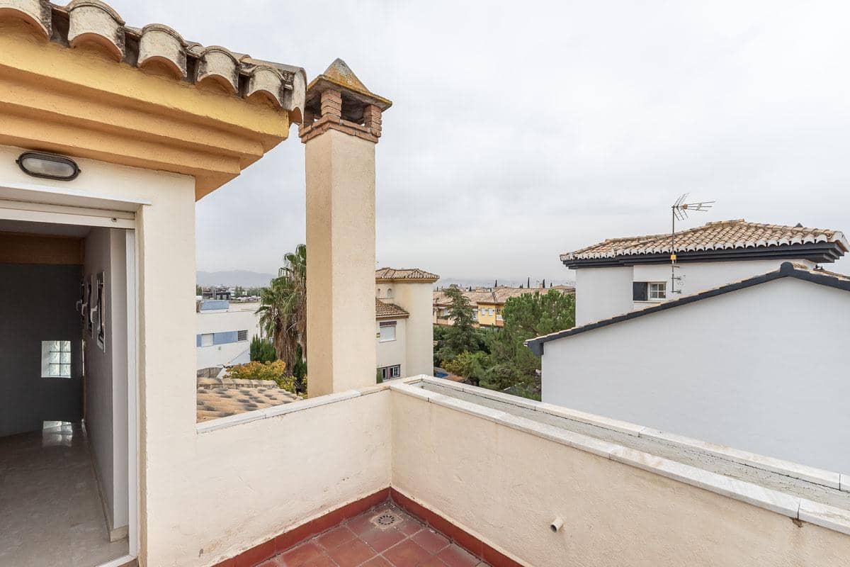 5 sovrum Villa till salu i Peligros med pool garage - 449 000 € (Ref: 9456536)