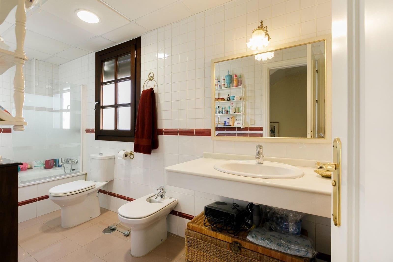 3 bedroom Semi-detached Villa for sale in Granada city with garage - € 640,000 (Ref: 9462534)