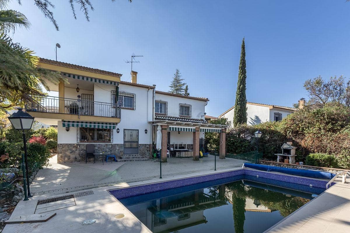 4 bedroom Villa for sale in Gojar with pool garage - € 430,000 (Ref: 9462535)