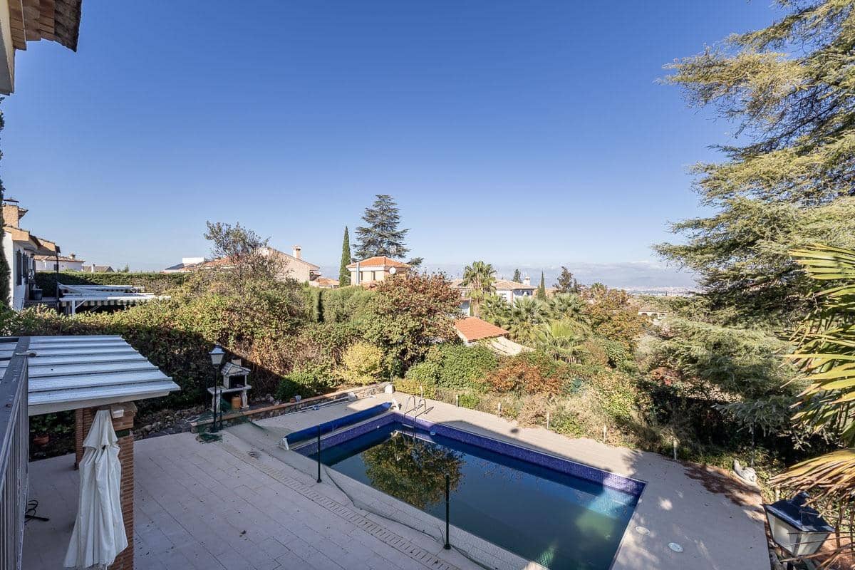 4 bedroom Villa for sale in Gojar with pool garage - € 430,000 (Ref: 9462535)