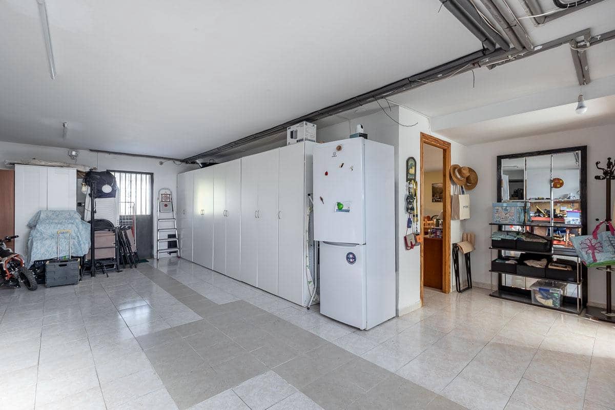 4 bedroom Villa for sale in Gojar with pool garage - € 430,000 (Ref: 9462535)