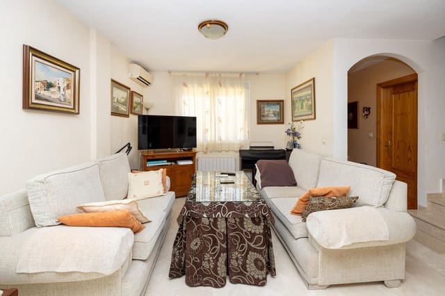 3 chambre Villa/Maison Mitoyenne à vendre à Ogíjares avec garage - 290 000 € (Ref: 9465715)