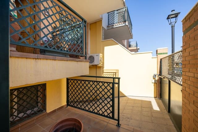 3 chambre Villa/Maison Mitoyenne à vendre à Ogíjares avec garage - 290 000 € (Ref: 9465715)