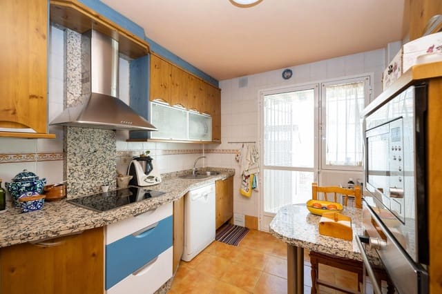 3 chambre Villa/Maison Mitoyenne à vendre à Ogíjares avec garage - 290 000 € (Ref: 9465715)