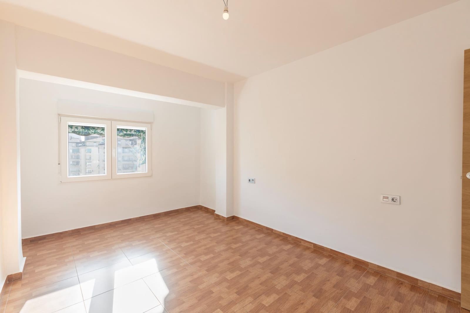 2 bedroom Flat for sale in Granada city - € 175,000 (Ref: 9465716)