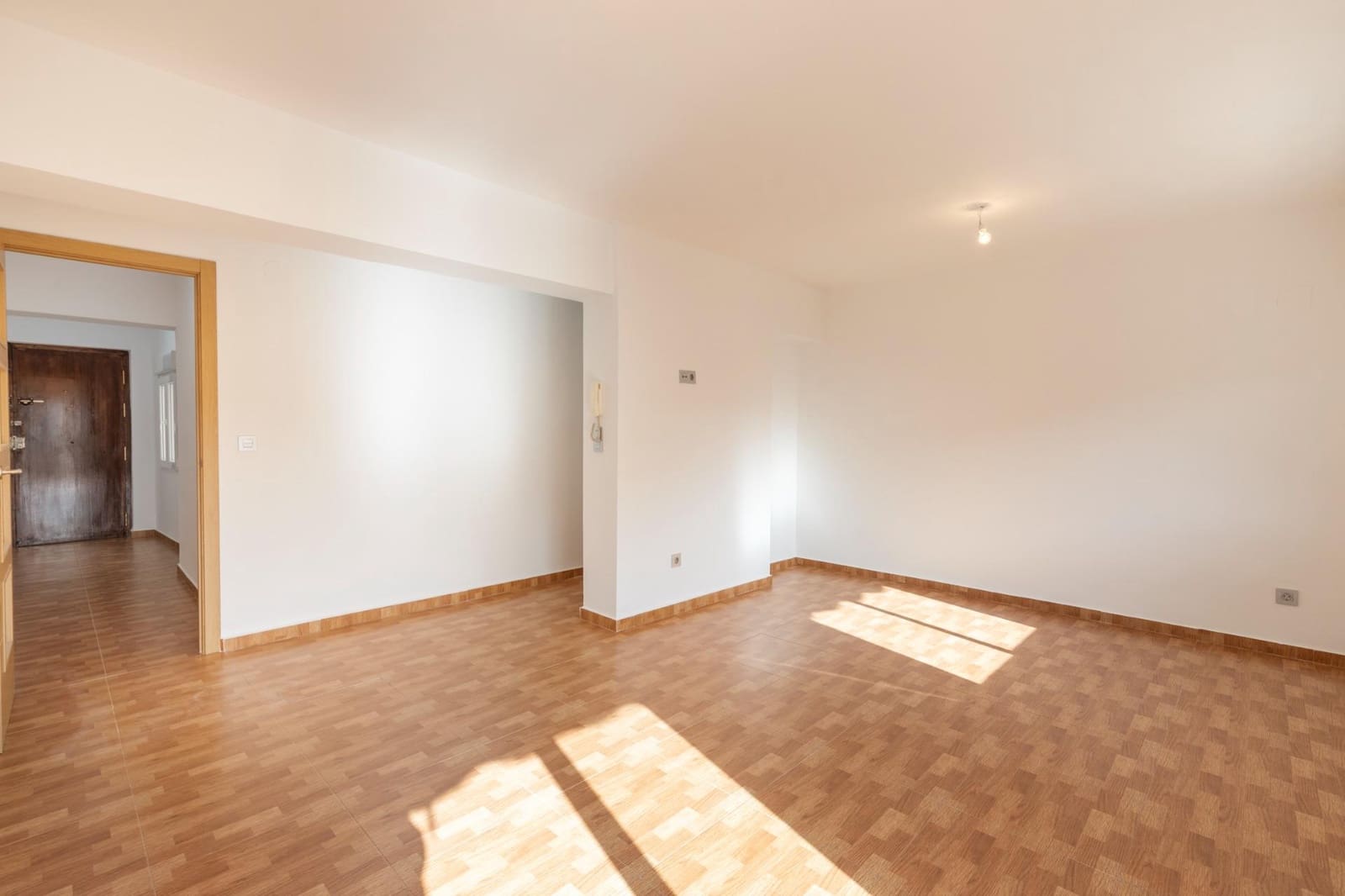 2 bedroom Flat for sale in Granada city - € 175,000 (Ref: 9465716)