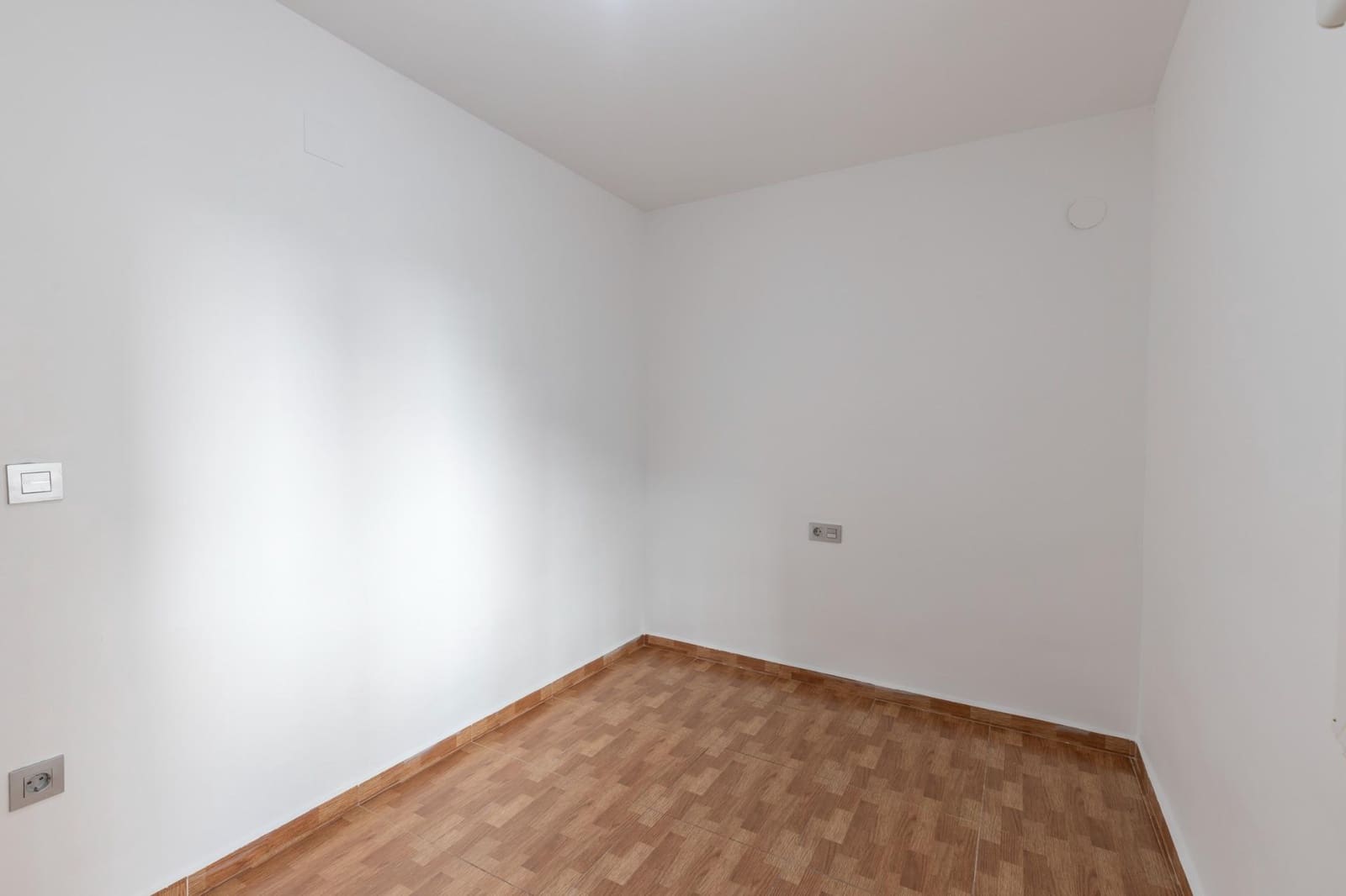 2 bedroom Flat for sale in Granada city - € 175,000 (Ref: 9465716)