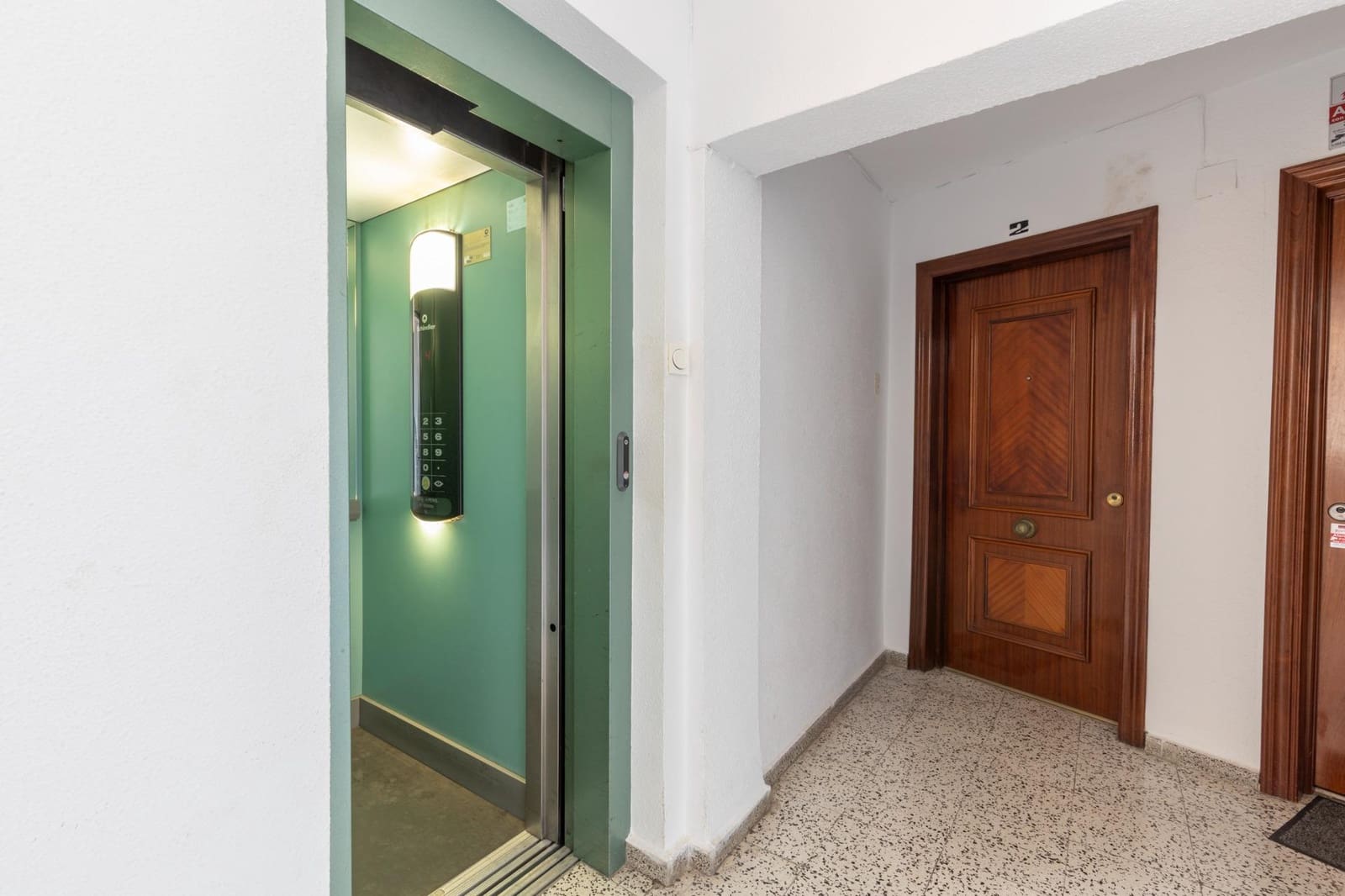 2 bedroom Flat for sale in Granada city - € 175,000 (Ref: 9465716)