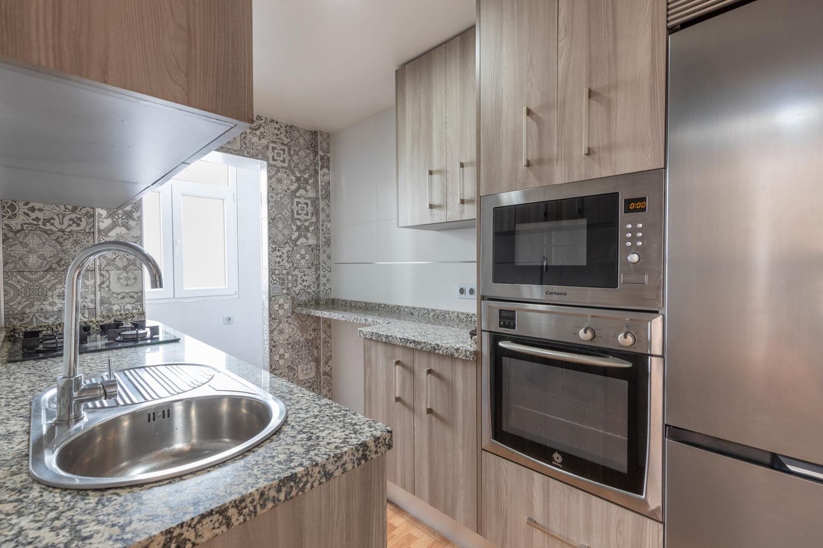 2 bedroom Flat for sale in Granada city - € 175,000 (Ref: 9465716)