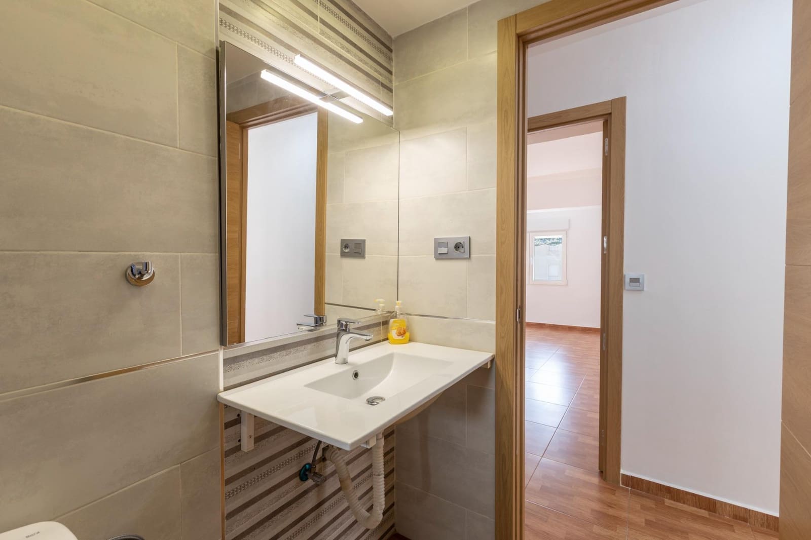 2 bedroom Flat for sale in Granada city - € 175,000 (Ref: 9465716)